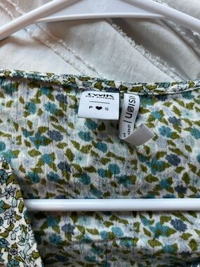 Twik by Simon’s floral button crop top